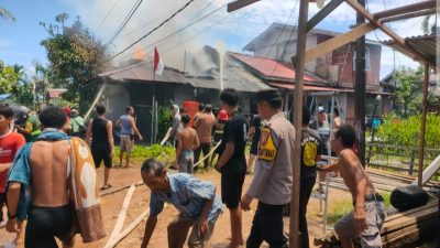 Gegara Cekcok dengan Istri Swami Bakar Kasur, Rumah di Lalap Api