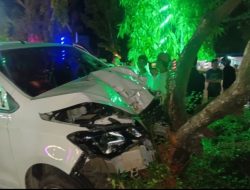 Asik Main HP Sopir Pick Up di Kubu Raya Seruduk 3 Motor