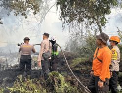 Karhutla Udara Memburuk, Kapolres Kubu Raya Terjunkan Tim Pemadam ke 9 Kecamatan
