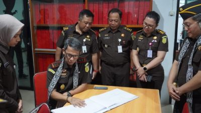 Kajati Kalbar Kunker ke Kejaksaan Negeri Mempawah dan Melaksanakan inspeksi