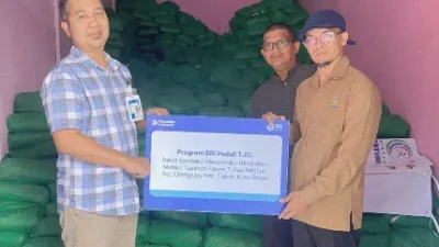 BRI BO Cibinong Pastikan Stok Sembako Aman Bagi Warga Prasejahtera Depok