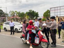 HUT Korp Sabhara, Polres Melawi Berbagi Takjil