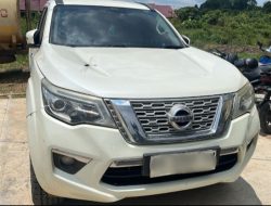 Mobil SUV Nissan Dahului Motor Sebabkan Tabrakan Beruntun, di Kubu Raya