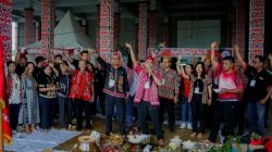 Ritual Adat Ngampar Bide Warnai Pembukaan Naik Dango ke-3 di Rumah Radangk