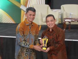 Kajati Kalbar Peroleh Award PKBM 2026 dan Resmi Jadi Bapak Asuh Anak Putus Sekolah