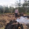 ‎Polsek Menukung Ground Check Dua Titik Hotspot, Pastikan Api Tidak Meluas