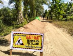 Bupati Sujiwo Peduli Pembangunan Jalan Desa Olak-Olak dan Dabung, Tokoh Masyarakat Ucapkan Terima Kasih