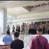 Polisi Kawal Aksi SPI di Kantor Bupati Melawi, Unjuk Rasa Berjalan Kondusif