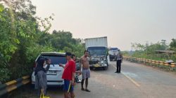 Truk Box dan Minibus Adu Banteng di KM 60 Kubu Raya, 2 Pengemudi Luka
